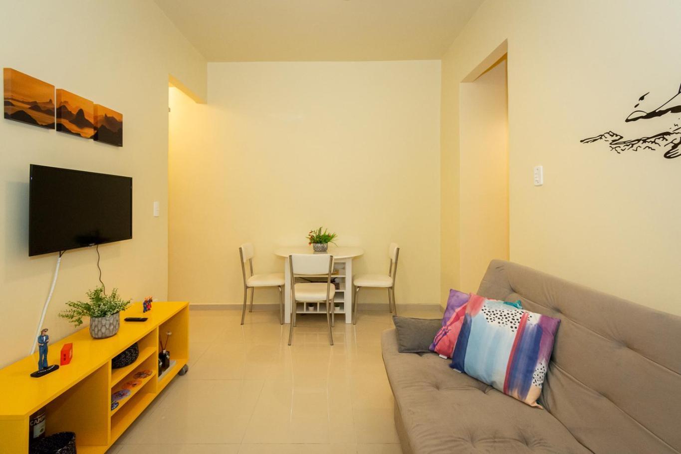 Apartamento Confortavel Apto A 280m Da De Copacabana Rj *